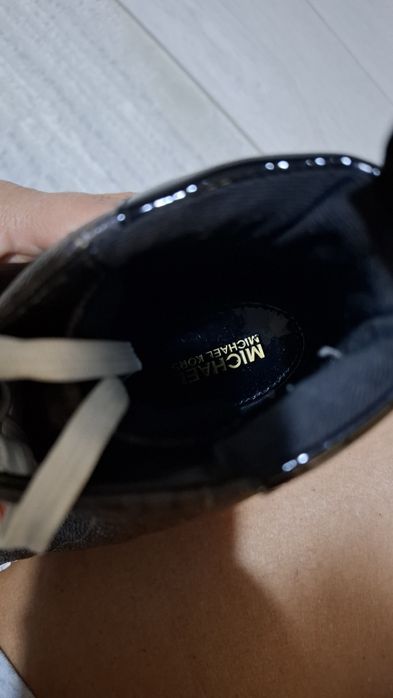 Michael Kors ghete nr 38 impecabile.Pret 200 ron