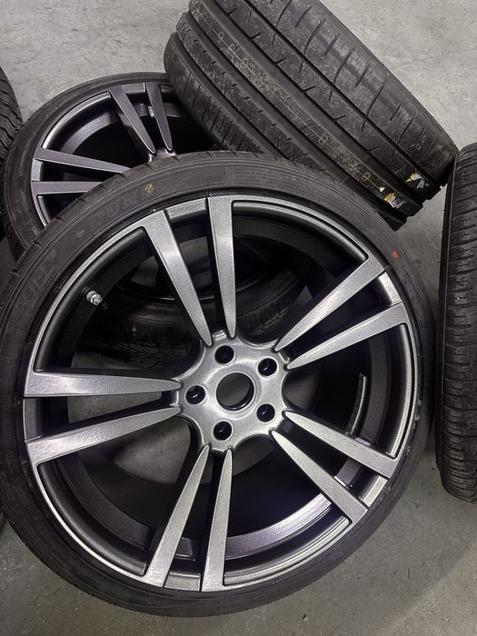 Продам комплект летней резины на дисках