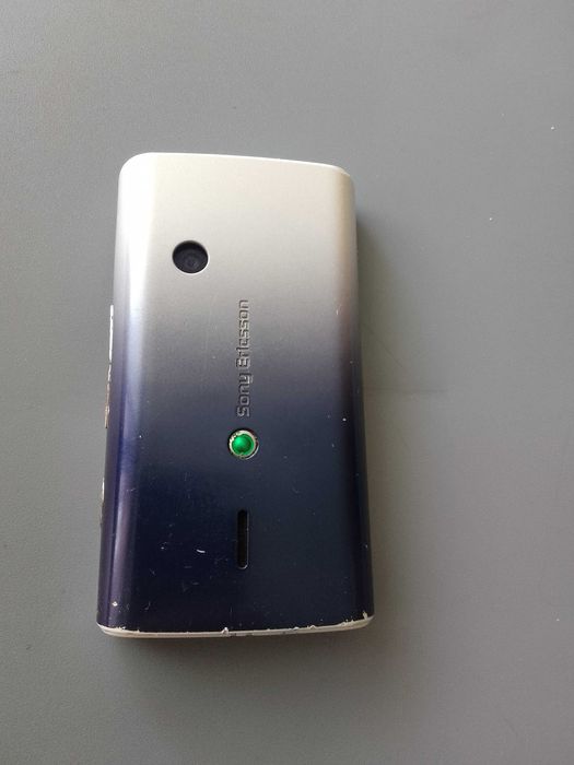 Sony Ericsson Xperia X8 (E15i) + забядно