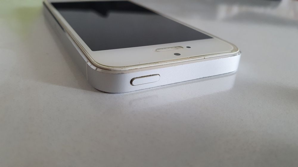 Iphone 5 /  16gb