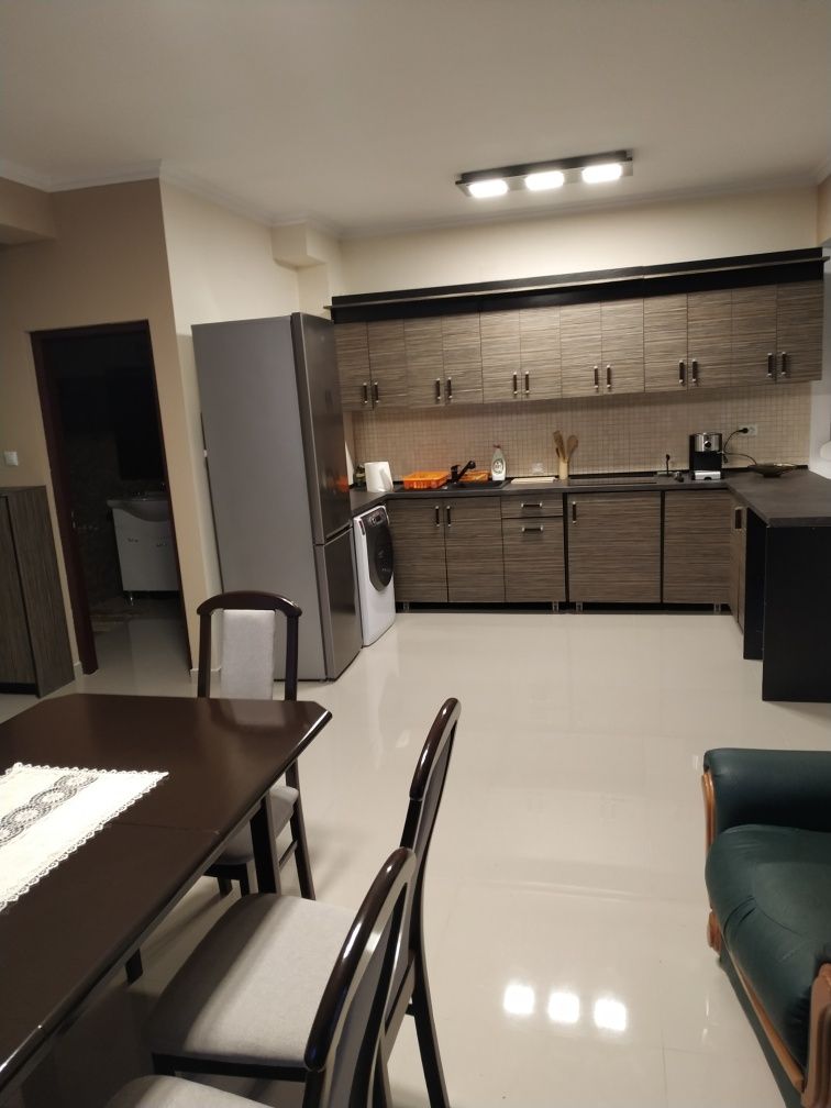 de închiriat apartament 3 cam
