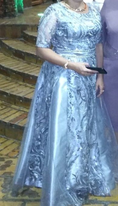 Вечерние платья  в отличном состоянии