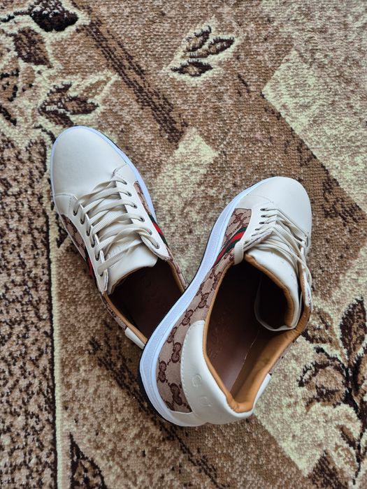 Adidasi gucci !!!