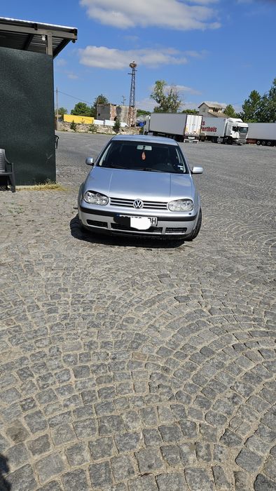 Колата в исправно състояние всичко работи ел сткла ел огледала  2300лв