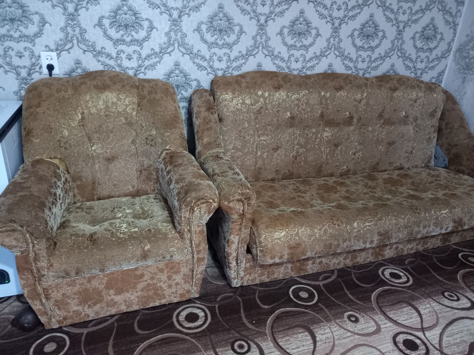 Продаю диваны и кресло