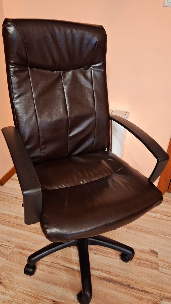 #Директорски стол #мениджърски стол #президентски стол #кожен стол #оф