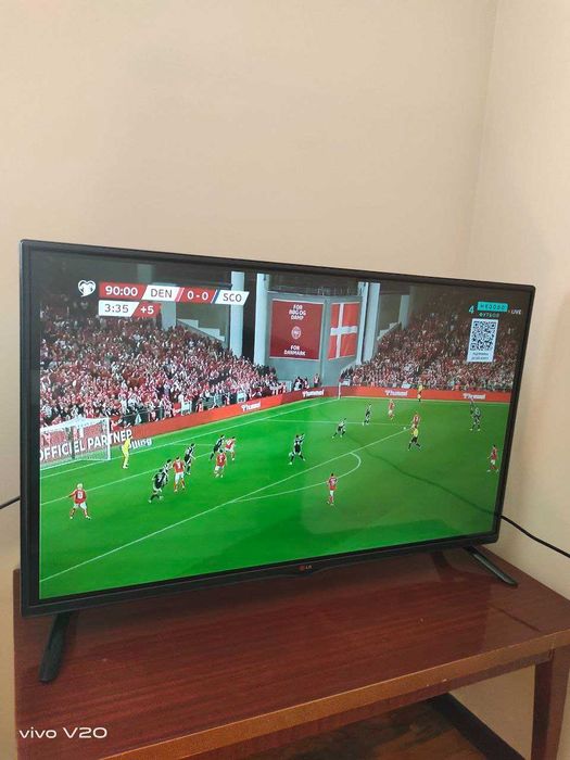 Телевизор LED 42" (107 см) LG 42LB551V черный (FHD, 1920x1080)