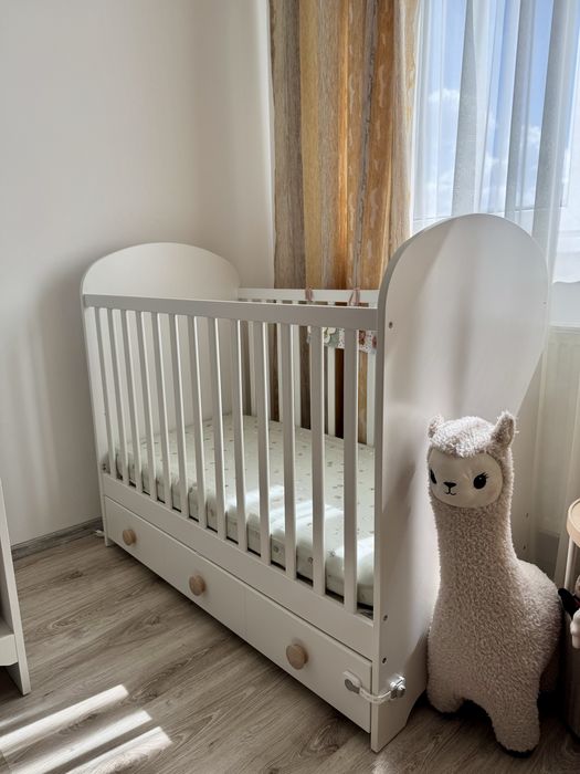 Patut bebe si masa infasat IKEA + saltea Traumeland + cadou