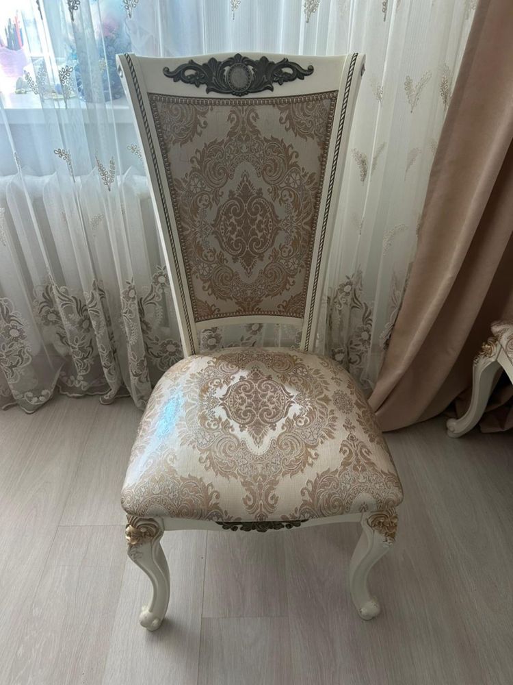 Продам стол со стульями