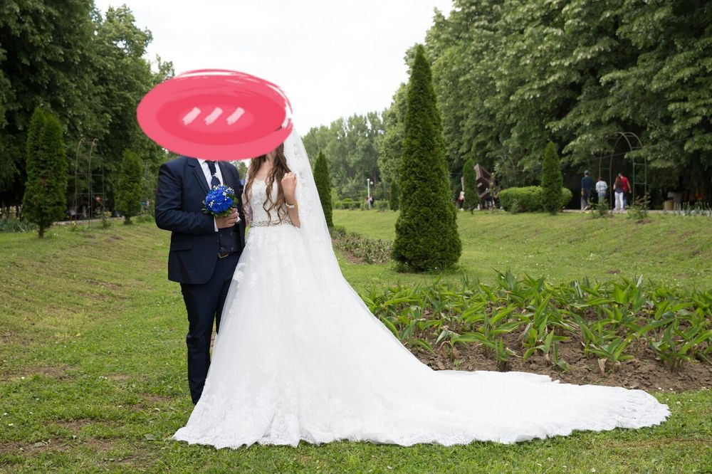 Rochie de mireasa deosebit de frumoasă făcută pe comandă în Spania.