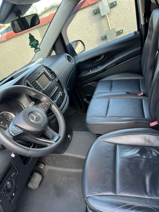 Vând Mercedes Vito tourer