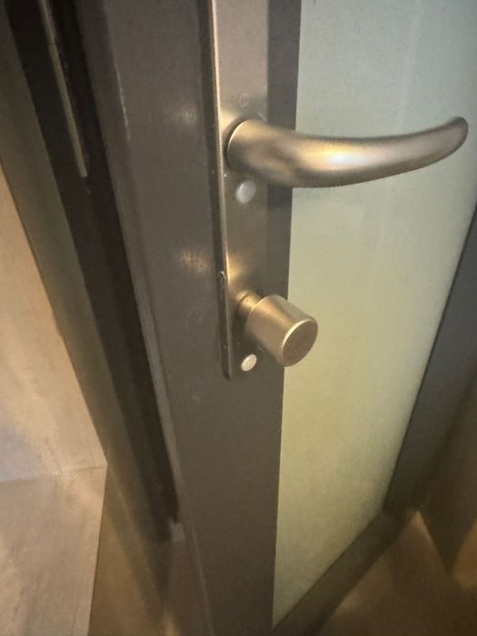 Reparatii Termopane usi și ferestre