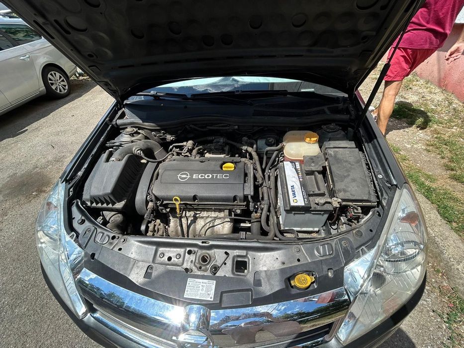 Opel Astra H Sedan