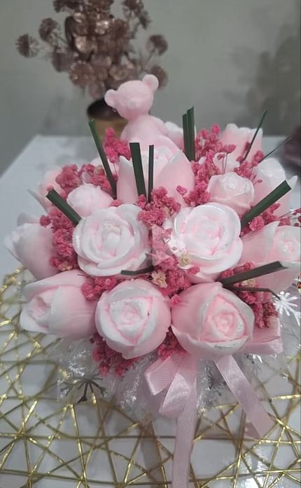 flori de ceară și săpun,