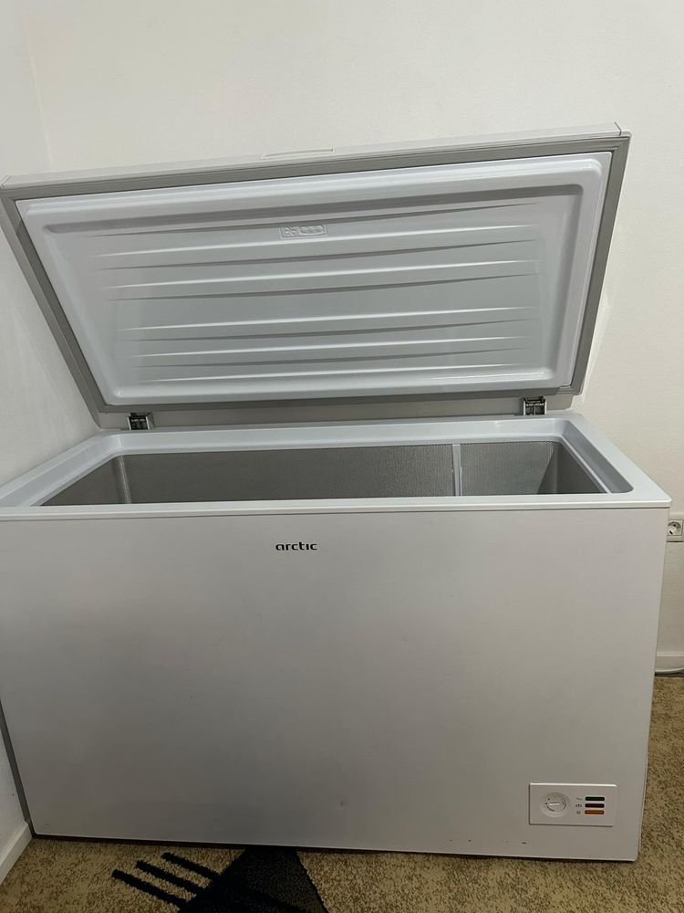 vand/schimb congelator lada frigorifica Arctic 400 litri 130/65 cm