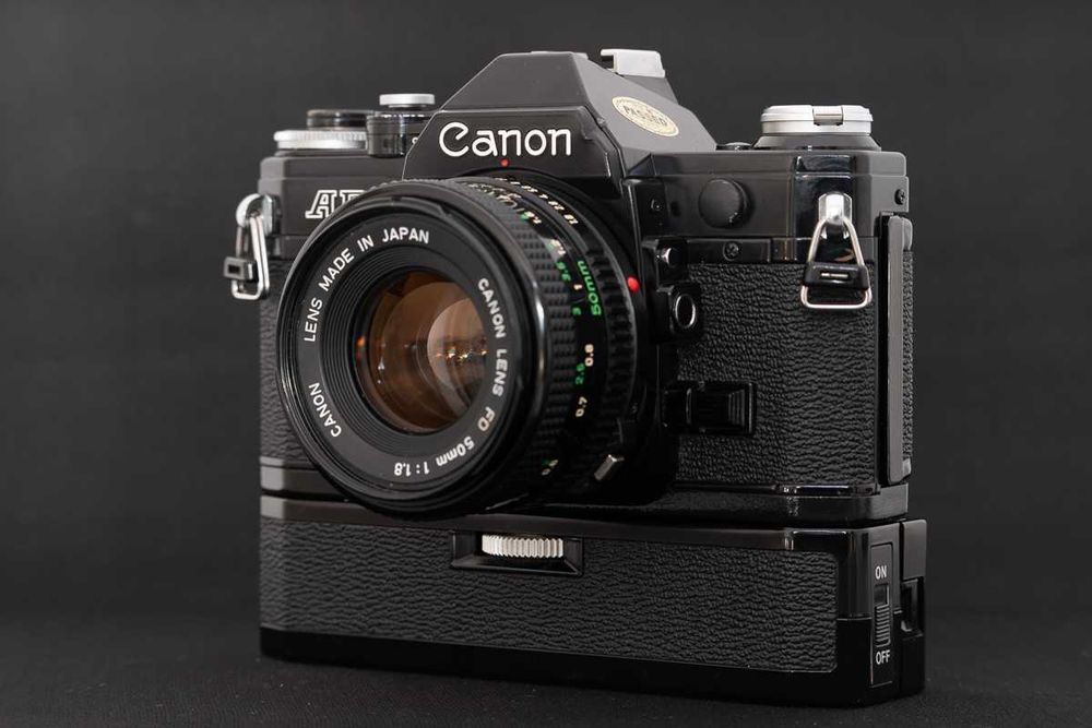 Aparat SLR Canon AE-1 cu obiectiv Canon 50 1.8 si auto winder