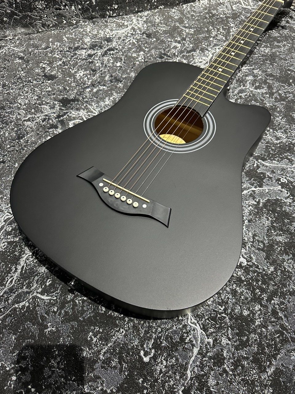 Gitara akustika skidka