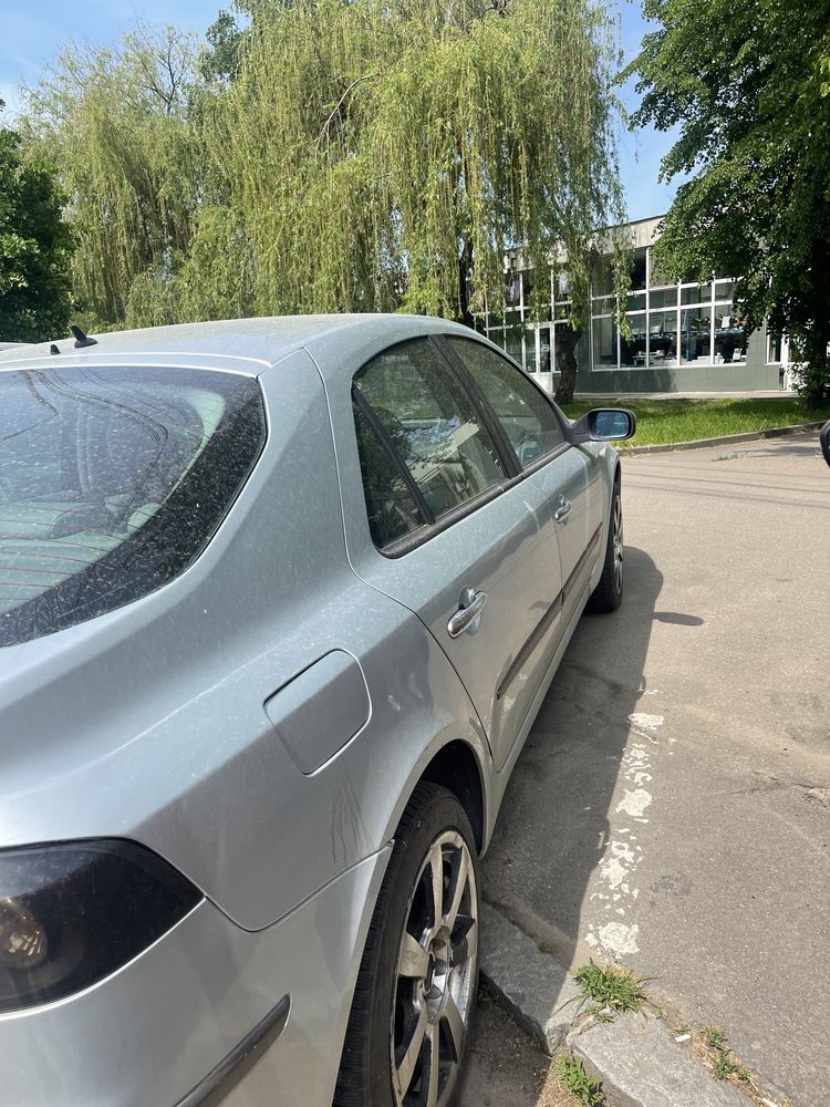 Vand renault laguna 2.2 2004