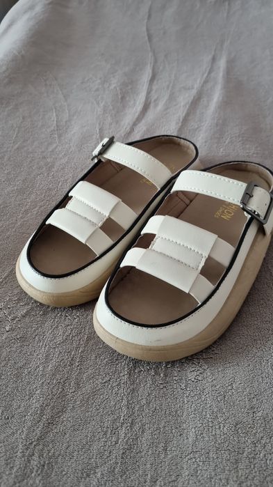 Продам женскую обувь