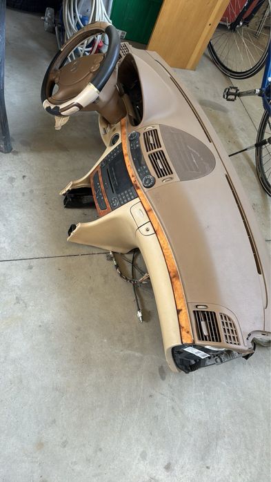 Арматурно табло W 211 ARB