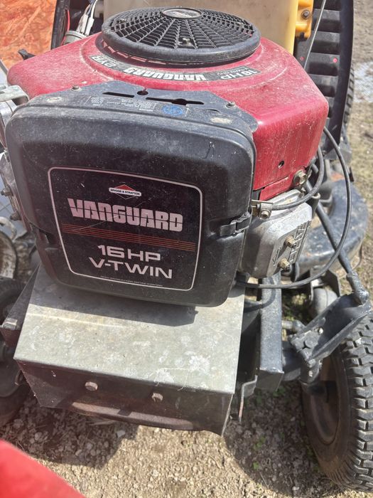 Vand tractoras gazon !!