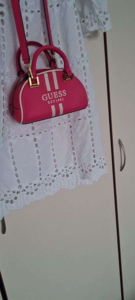 GUESS est1981 оригинална сладка чанта / подарък - бяла плажна рокля