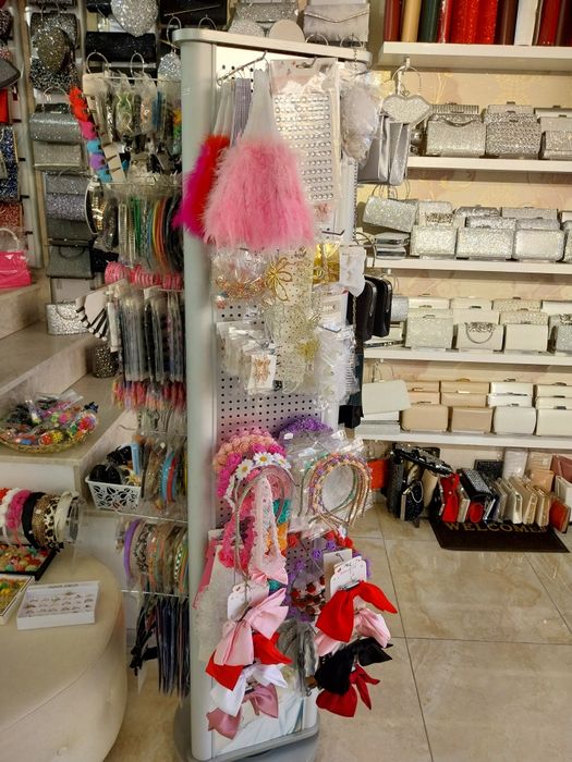 Въртящ се щендер/стелаж