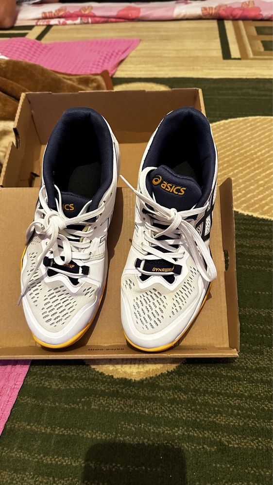 Кроссовки ASICS