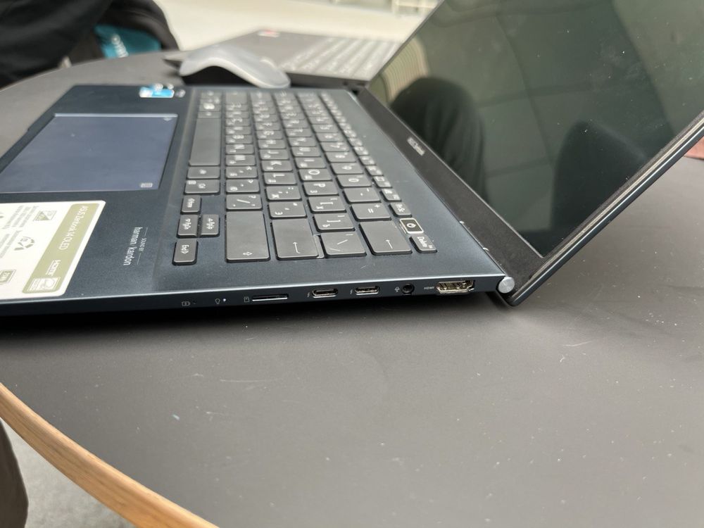 ASUS Zenbook 14 OLED