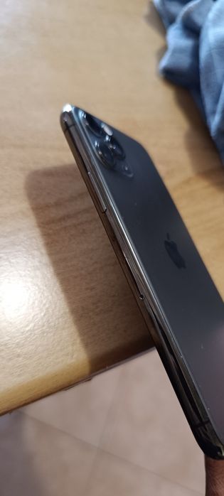 iPhone 11 Pro -перфектен