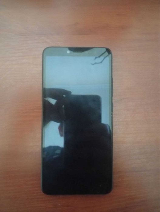 Redmi S2 32GB - немного разбит, греется