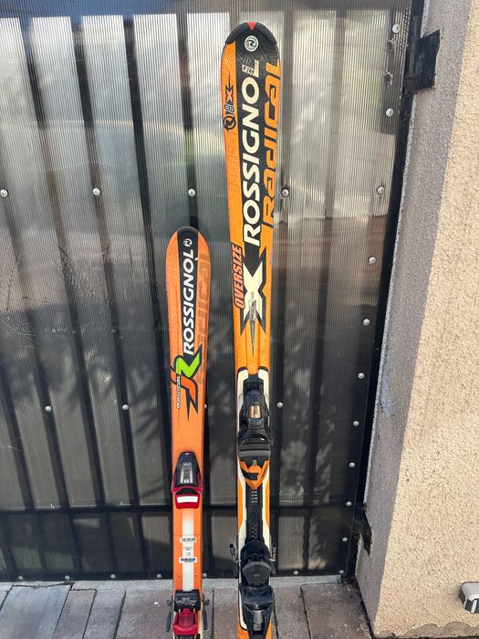 Skiuri  130 cm, 167 cm, clăpari Rosignol 40 marime