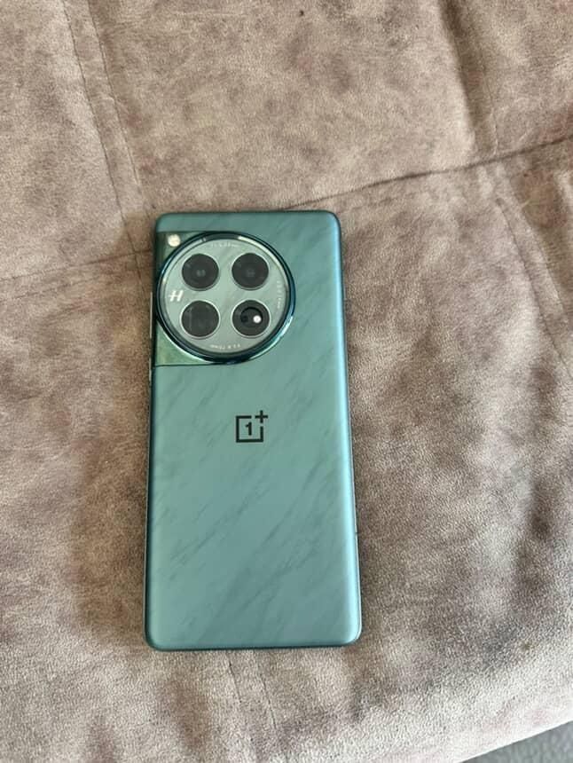 One plus 12 16/512gb