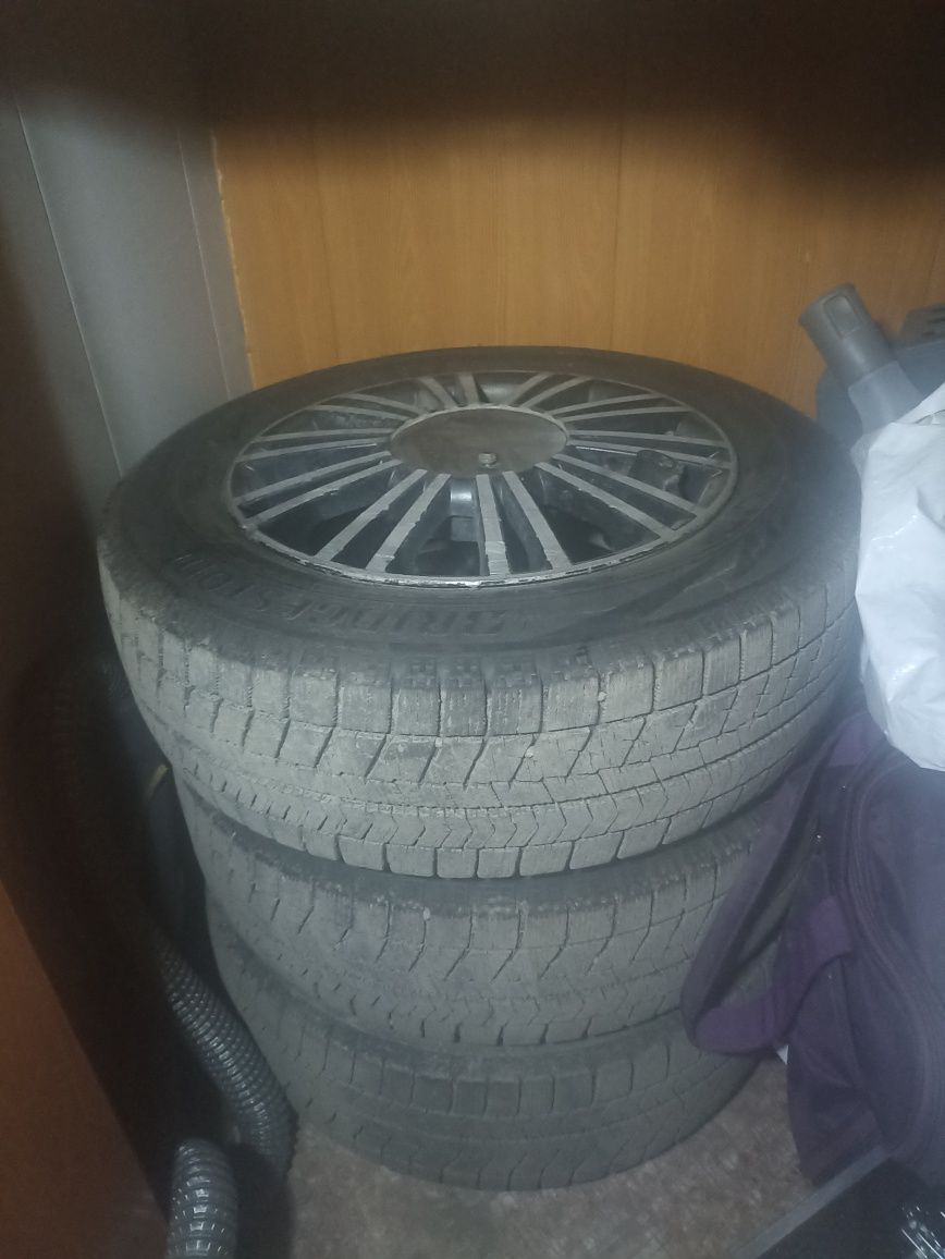 Продам зимние шины