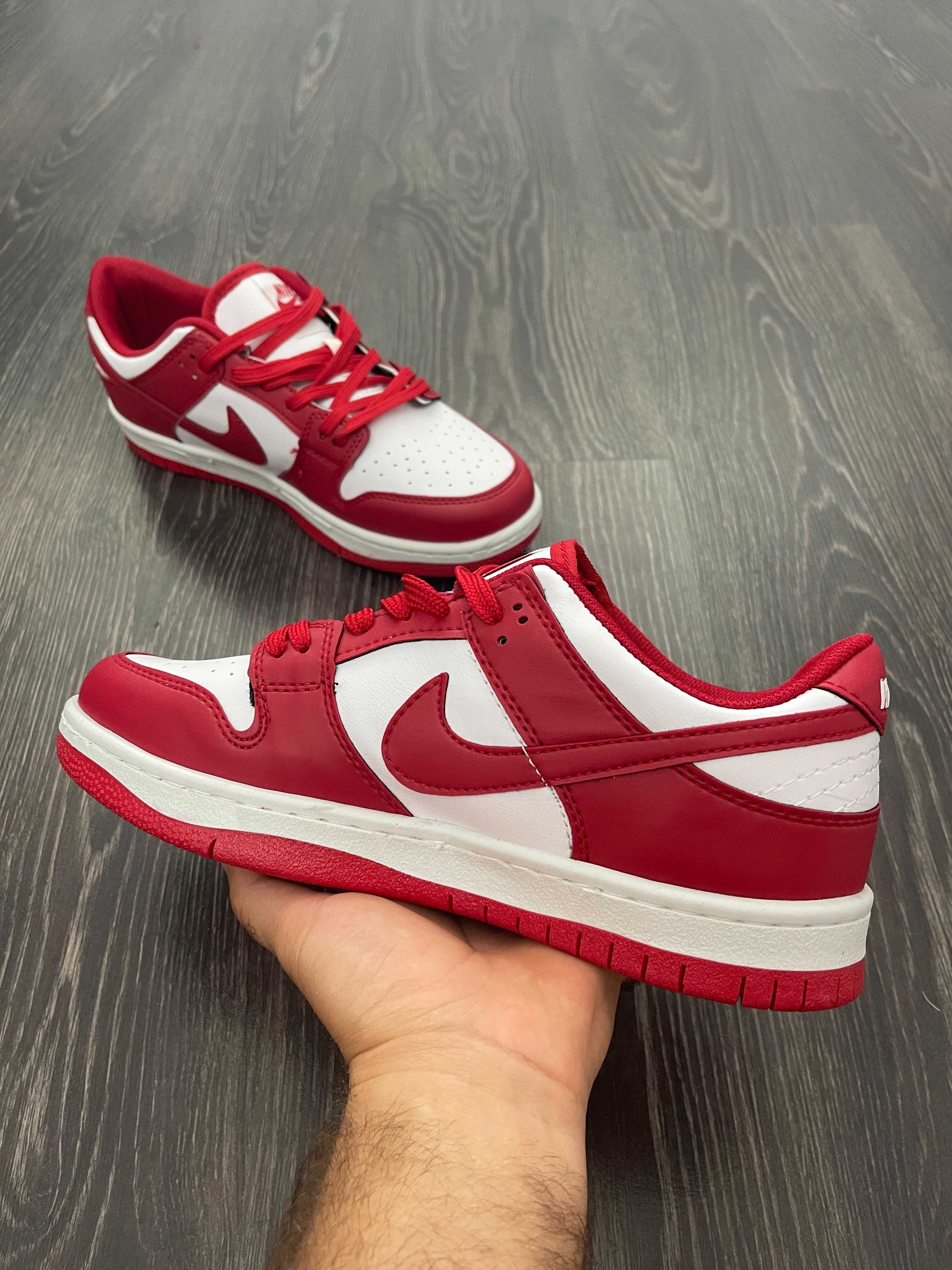 Adidasi NIKE Dunk Low University Red Baieti l Tenesi Produs NOU 2024