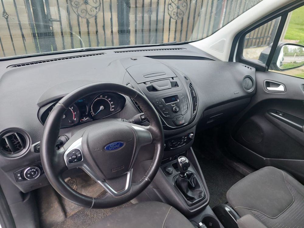 Dezmembrez Ford Transit Courier 2022