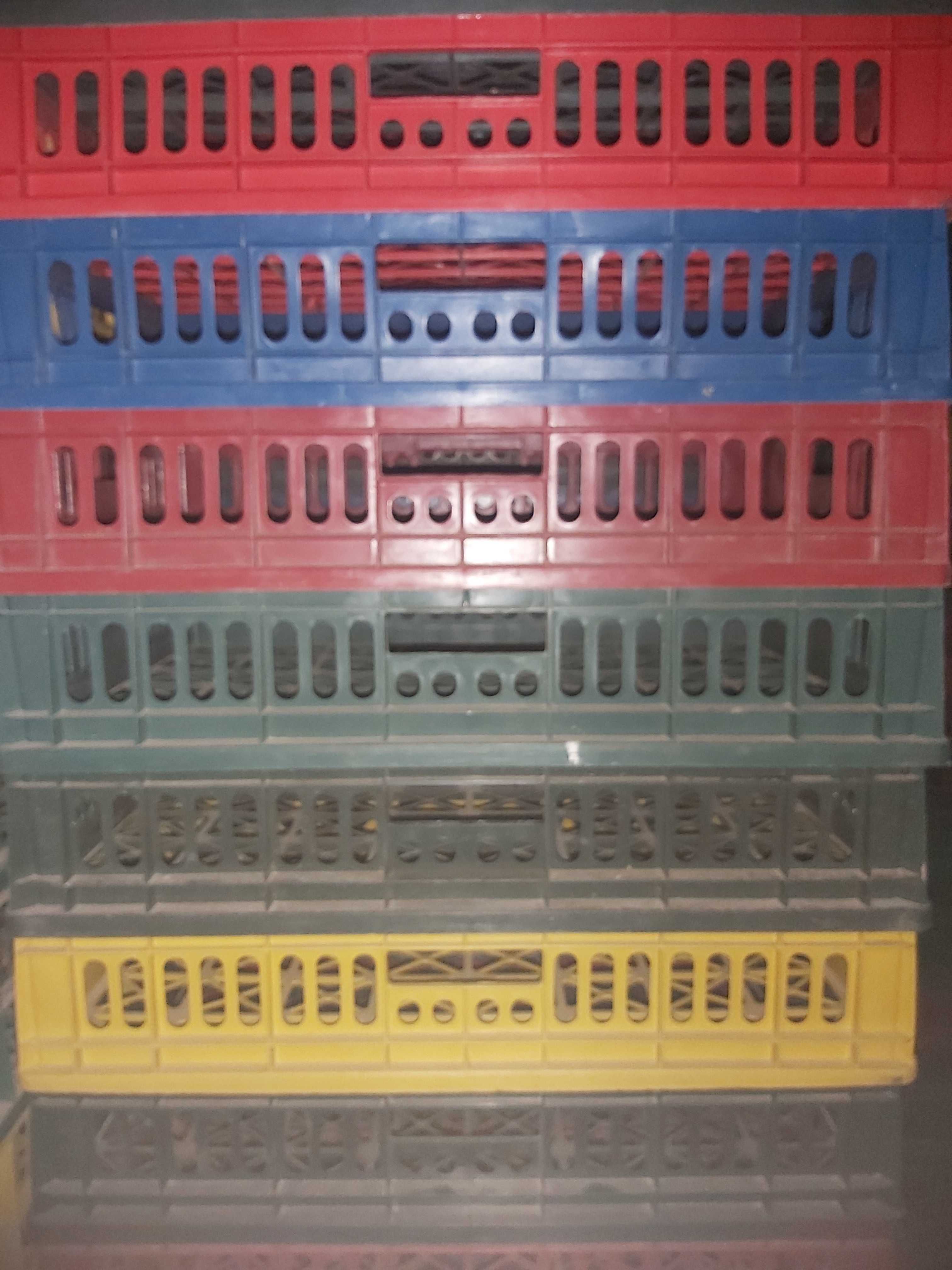 vand lazi de paine / fructe / plastic 11 lei , baxuri banane 4,9 lei