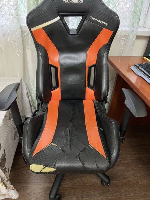 Кресло Cougar Thunder x3