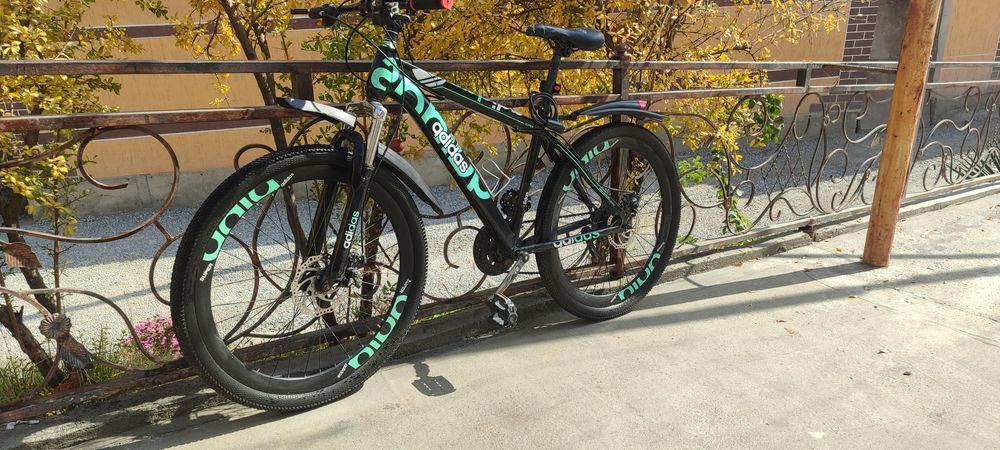 Зўр ҳолатдаги скоростной велосипед