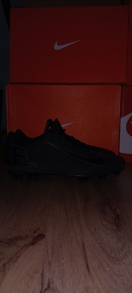 Оригинал ни бутонки на nike