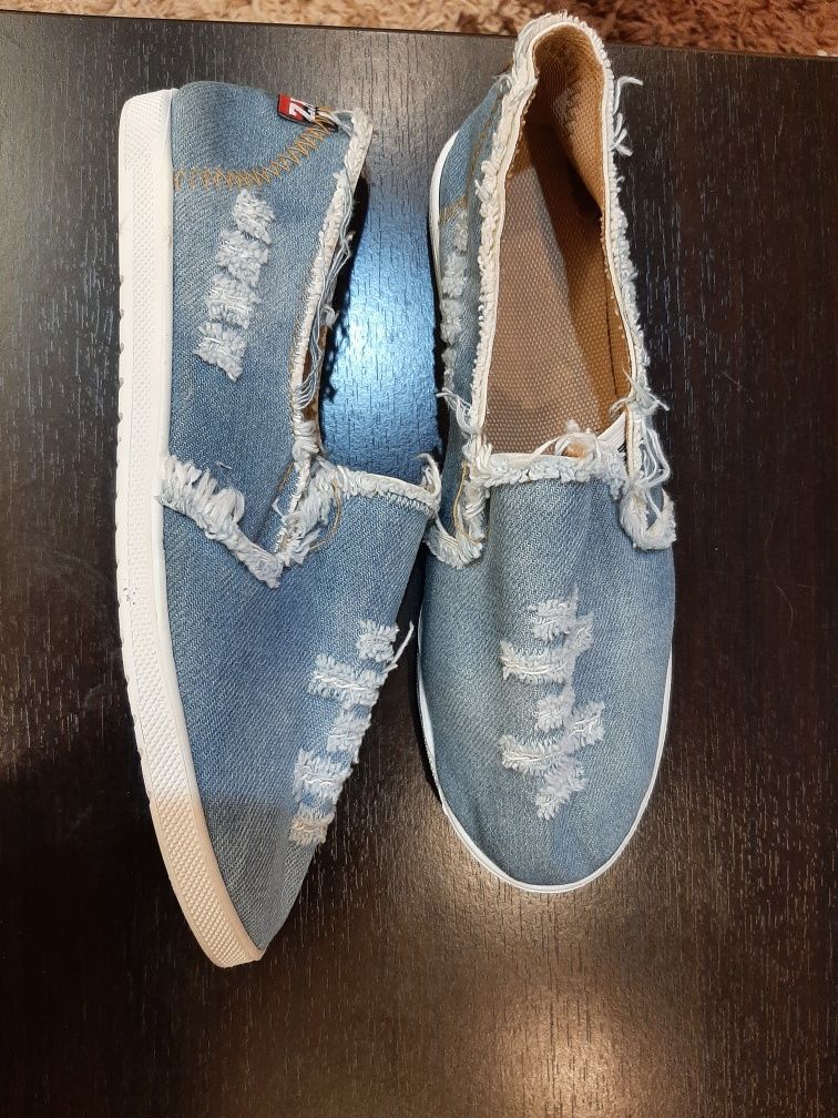 Espadrile material blugi