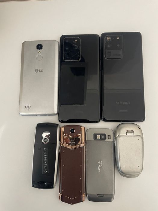 Vand lot telefoane