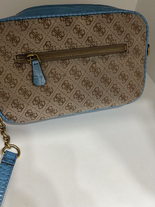 Сумка Guess в идеальном состоянии