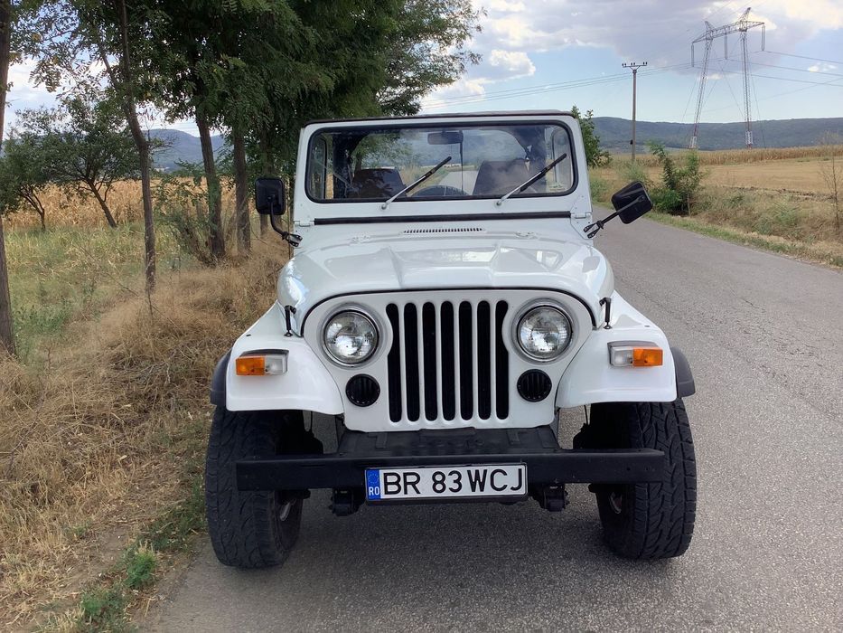 Jeep CJ Stare perfecta,reconditionat, pentru pasionati de masini retro.