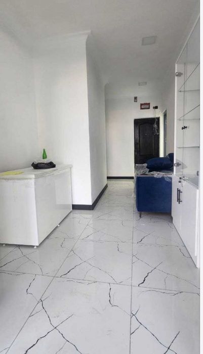 ТЦ Чиланзар вдоль дороги сдается