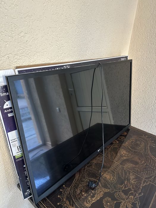 Телевизор LG большой диагональ 128см. Без Smart tv