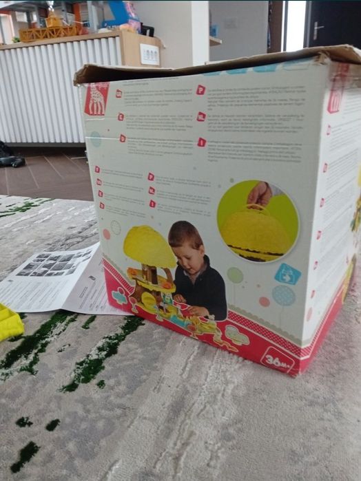 casuta in copac Sophie girafa la giraffe joaca copii