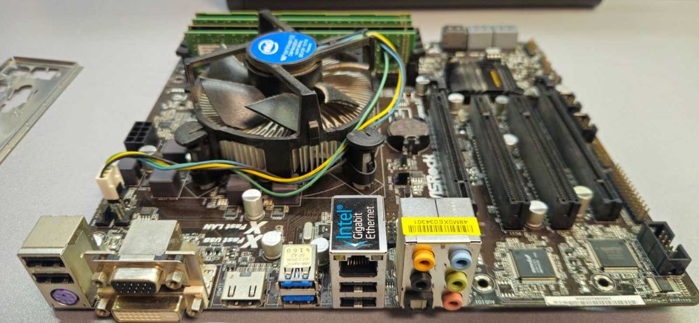 Дънна платка+процесор и Ram=Asrock B85M Pro4 + i5 4690 + 20 GB Ram