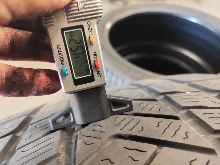 2бр. зимни гуми 315/30/21 Pirelli