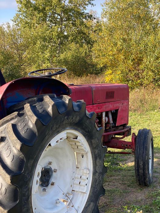 Tractor internațional 633